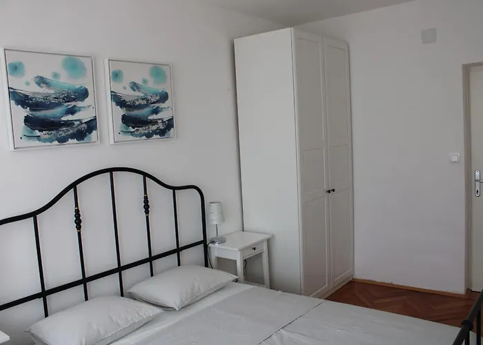 Soleil - Newly Renovated Close To The Sea *