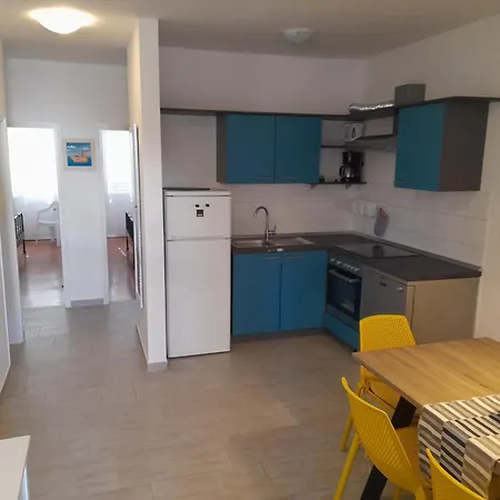 Soleil - Newly Renovated Close To The Sea 公寓 Barbat na Rabu